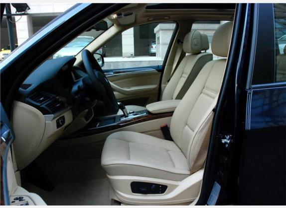 宝马X5(进口) 2008款 xDrive30i豪华型 车厢座椅   前排空间