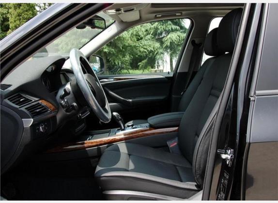 宝马X5(进口) 2009款 xDrive30i豪华型 车厢座椅   前排空间