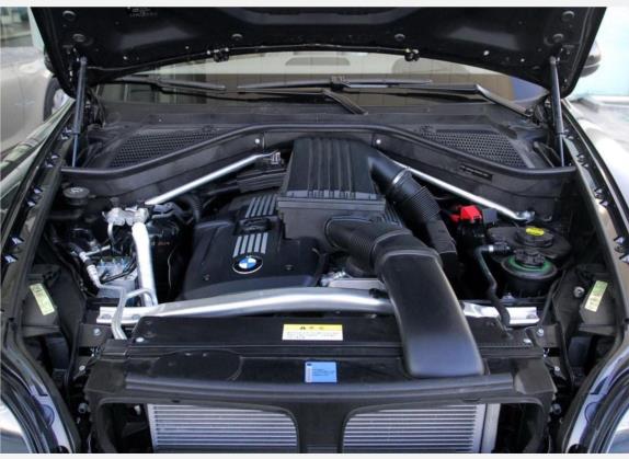 宝马X5(进口) 2010款 xDrive30i豪华型十周年纪念版 其他细节类   发动机舱