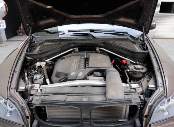 宝马X5(进口) 2013款 xDrive35i 领先型 其他细节类   发动机舱