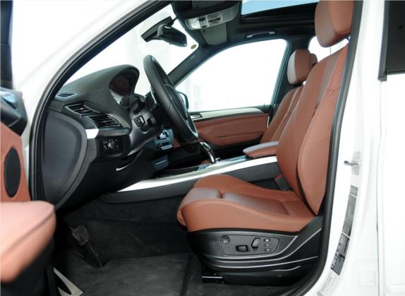 宝马X5(进口) 2013款 xDrive35i M运动型 车厢座椅   前排空间