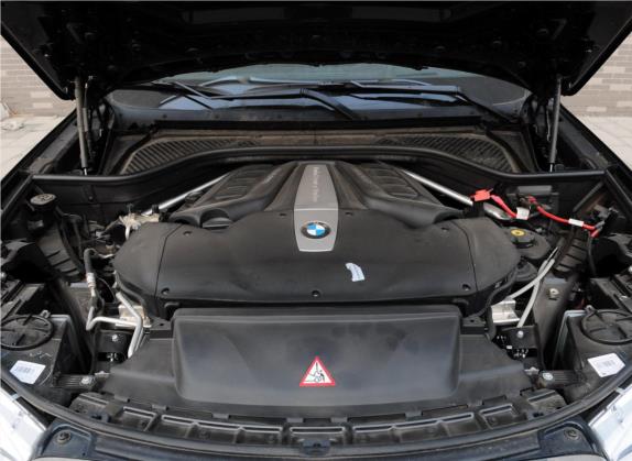 宝马X5(进口) 2014款 xDrive50i M运动型 其他细节类   发动机舱