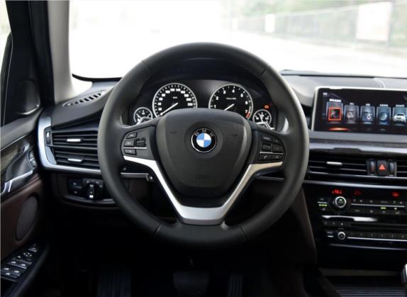宝马X5(进口) 2017款 xDrive35i 领先型 中控类   驾驶位