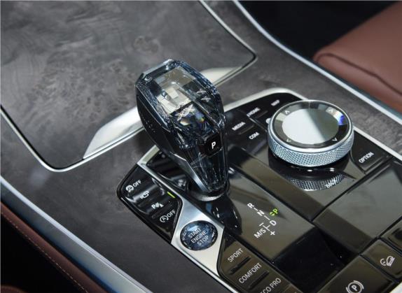 宝马X5(进口) 2019款 xDrive30i M运动套装 中控类   挡把