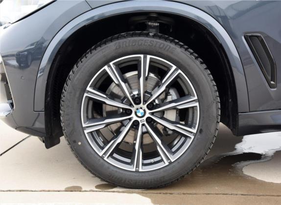 宝马X5(进口) 2020款 xDrive30i M运动套装 其他细节类   前轮