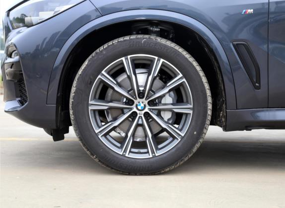 宝马X5(进口) 2021款 xDrive30i M运动套装 其他细节类   前轮