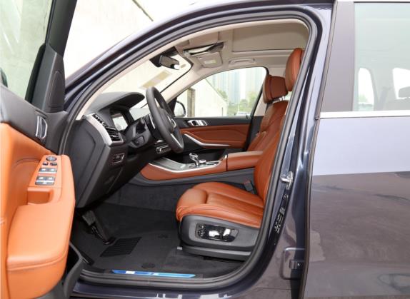 宝马X5(进口) 2021款 xDrive30i M运动套装 车厢座椅   前排空间