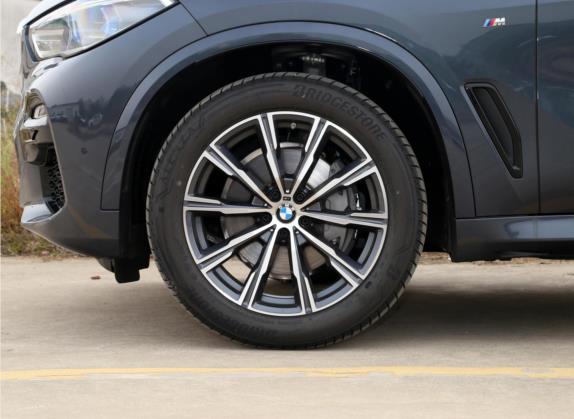 宝马X5(进口) 2021款 xDrive40i M运动套装 其他细节类   前轮