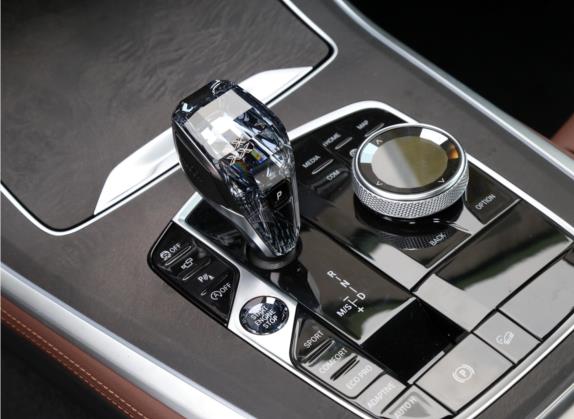 宝马X5(进口) 2021款 xDrive40i M运动套装 中控类   挡把