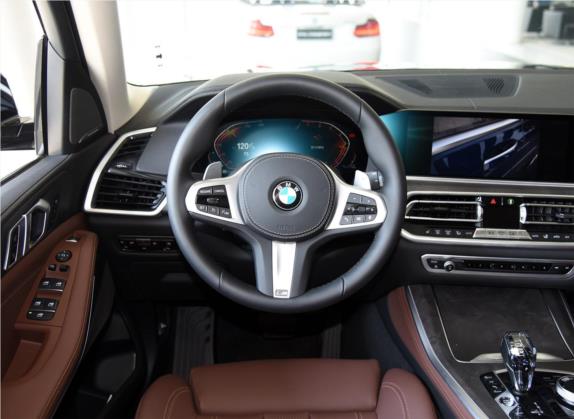 宝马X5(进口) 2021款 改款 xDrive40i M运动套装 中控类   驾驶位