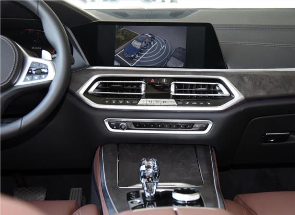 宝马X5(进口) 2021款 改款 xDrive40i M运动套装 中控类   中控台