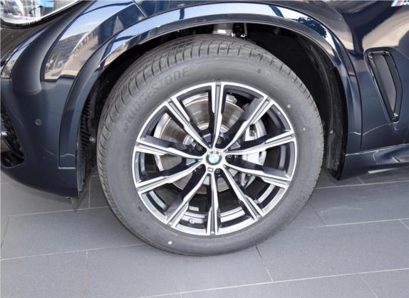 宝马X5(进口) 2021款 改款 xDrive40i M运动套装 其他细节类   前轮