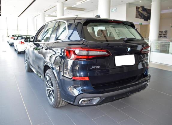 宝马X5(进口) 2021款 改款 xDrive40i M运动套装 外观   斜后