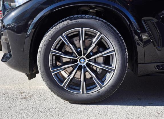宝马X5(进口) 2022款 xDrive30i M运动套装 其他细节类   前轮