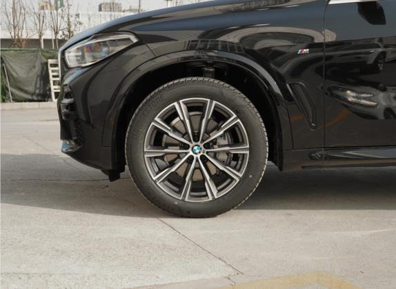 宝马X5(进口) 2022款 xDrive40i M运动套装 其他细节类   前轮