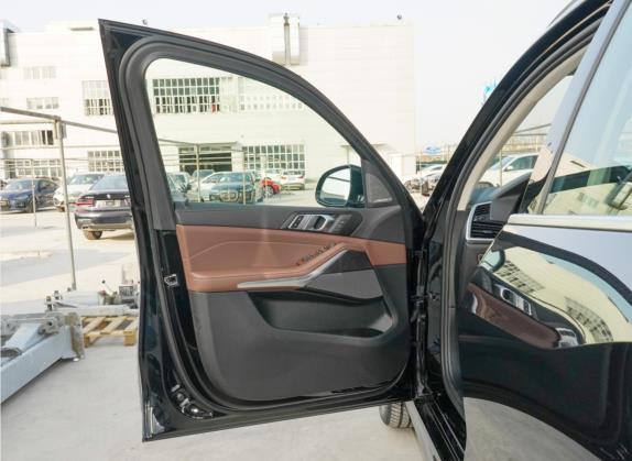 宝马X5(进口) 2022款 xDrive40i M运动套装 车厢座椅   前门板