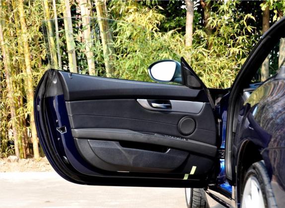 宝马Z4 2011款 sDrive35is 车厢座椅   前门板