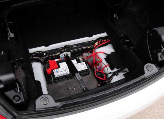 宝马Z4 2013款 sDrive20i领先型 其他细节类   备胎