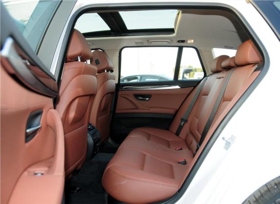 宝马5系(进口) 2014款 520i 旅行版 车厢座椅   后排空间