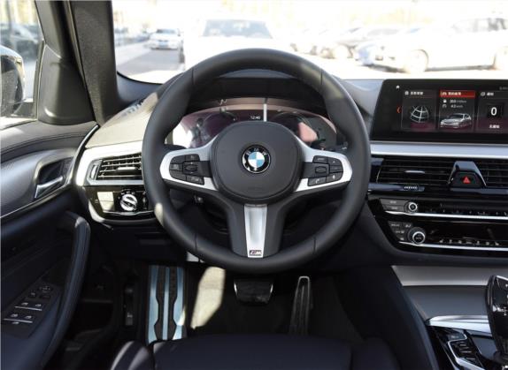 宝马5系(进口) 2019款 525i M运动套装 中控类   驾驶位