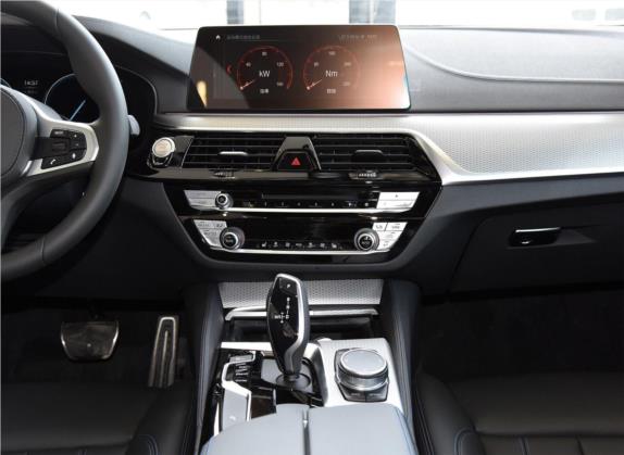 宝马5系(进口) 2019款 改款 525i M运动套装 中控类   中控台