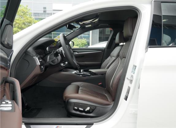 宝马5系(进口) 2021款 540i 风尚版 M运动套装 车厢座椅   前排空间