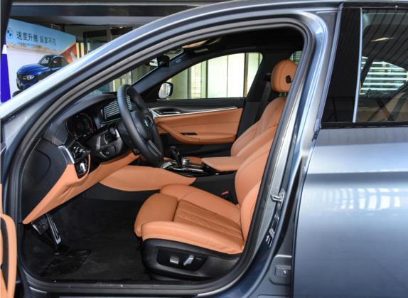 宝马5系(进口) 2022款 改款 525i M运动套装 车厢座椅   前排空间