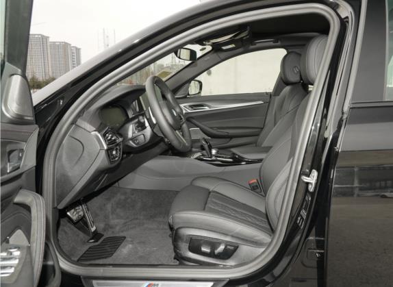 宝马5系(进口) 2022款 改款 530i M运动套装 车厢座椅   前排空间