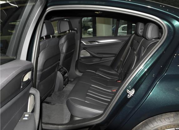 宝马5系(进口) 2022款 改款 530i 风尚版 M运动套装 车厢座椅   后排空间