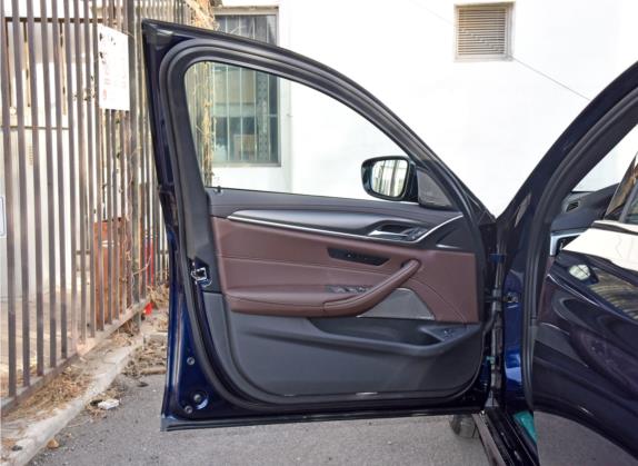 宝马5系(进口) 2022款 改款 540i 风尚版 M运动套装 车厢座椅   前门板