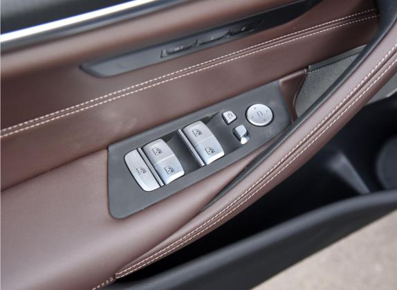 宝马5系(进口) 2022款 改款 540i 风尚版 M运动套装 车厢座椅   门窗控制