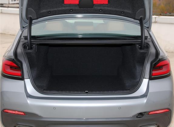 宝马5系(进口) 2022款 改款二 525i M运动套装 车厢座椅   后备厢