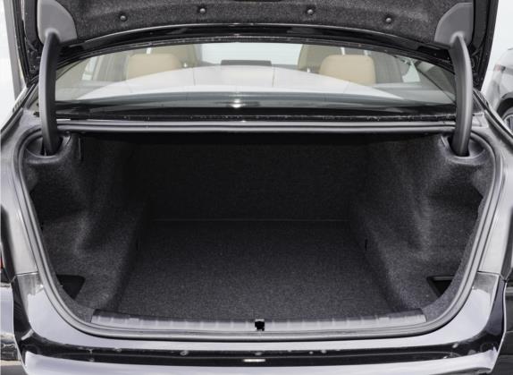 宝马5系(进口) 2022款 改款二 530i 风尚版 M运动套装 车厢座椅   后备厢