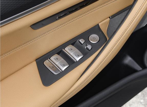 宝马5系(进口) 2022款 改款二 530i 风尚版 M运动套装 车厢座椅   门窗控制
