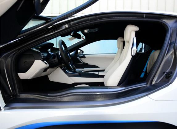 宝马i8 2014款 标准型 车厢座椅   前排空间