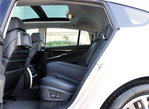宝马5系GT 2010款 550i xDrive 车厢座椅   后排空间