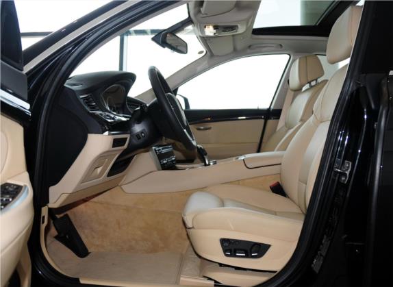 宝马5系GT 2013款 535i xDrive豪华型 车厢座椅   前排空间