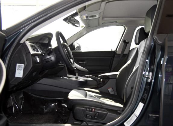 宝马3系GT 2014款 320i 领先型 车厢座椅   前排空间