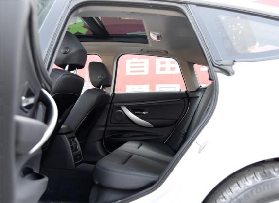 宝马3系GT 2016款 320i 时尚型 车厢座椅   后排空间
