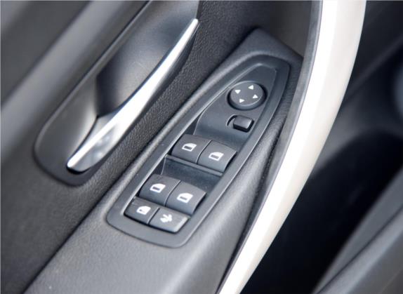 宝马3系GT 2016款 320i 时尚型 车厢座椅   门窗控制