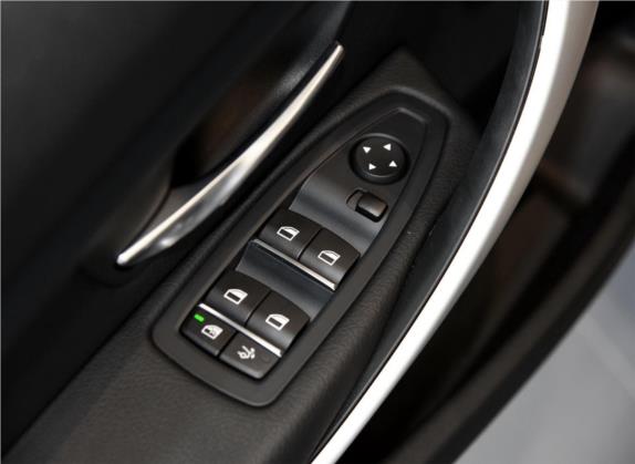 宝马3系GT 2017款 320i 时尚型 车厢座椅   门窗控制