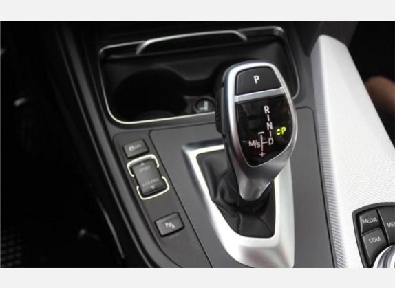 宝马3系GT 2017款 330i xDrive M运动型 中控类   挡把