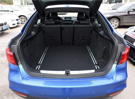宝马3系GT 2019款 330i xDrive M运动型 车厢座椅   后备厢