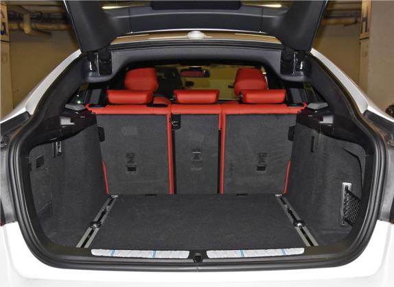 宝马3系GT 2019款  330i xDrive M运动曜夜版 车厢座椅   后备厢