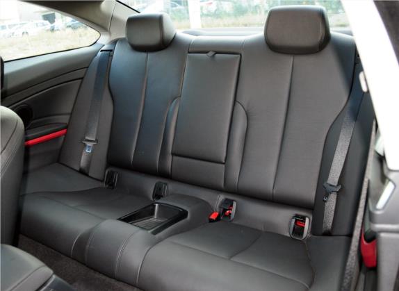 宝马4系 2014款 435i xDrive运动设计套装 车厢座椅   后排空间