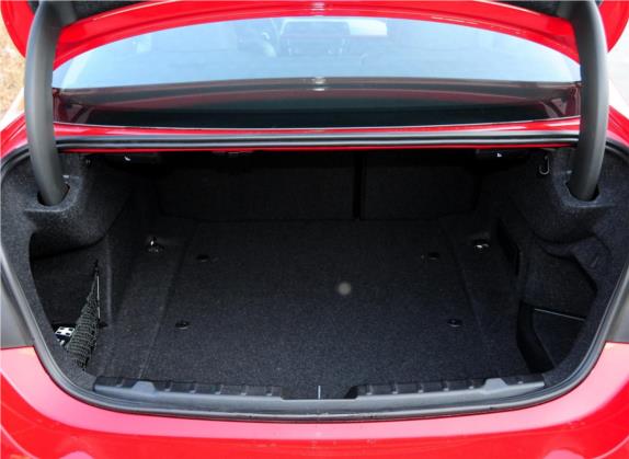 宝马4系 2014款 435i xDrive运动设计套装 车厢座椅   后备厢