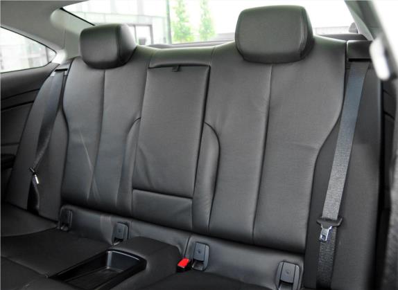 宝马4系 2014款 420i 时尚型 车厢座椅   后排空间