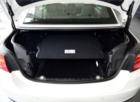 宝马4系 2014款 420i 敞篷运动设计套装 车厢座椅   后备厢