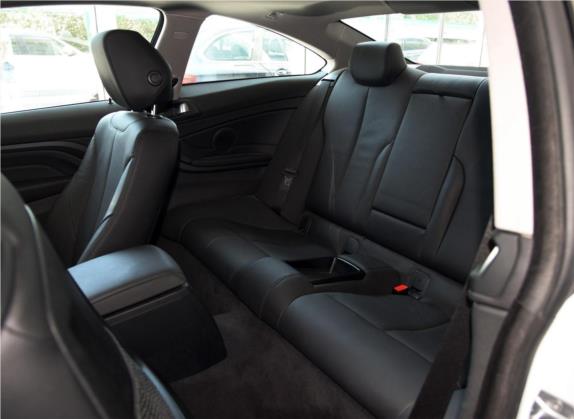 宝马4系 2016款 420i 时尚型 车厢座椅   后排空间