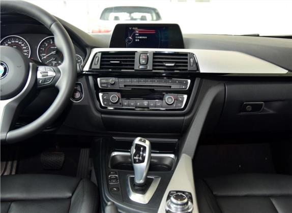 宝马4系 2016款 420i 设计套装型 中控类   中控台
